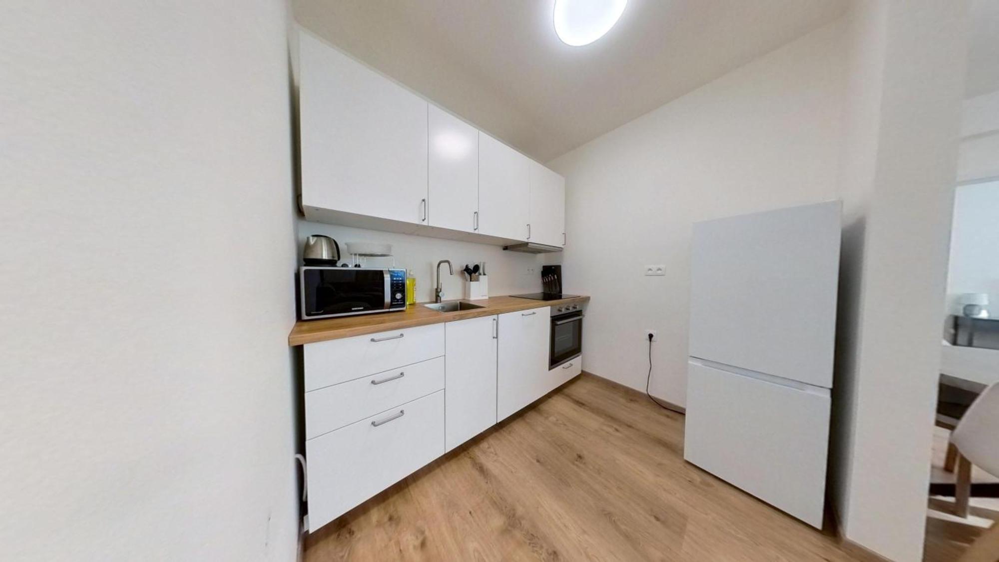 Air-Conditioned 2 Room Apartment, Balcony, New Building, 201 Rovinka 외부 사진